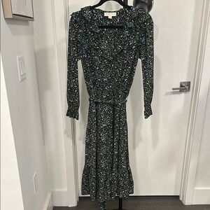 MICHAEL Michael Kors Black Midi Dress with Long Bishop Sleeves and V-Neck